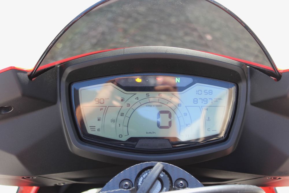 Aprilia Tuono 125 (2023) | 8.800 km | Escape MIVV