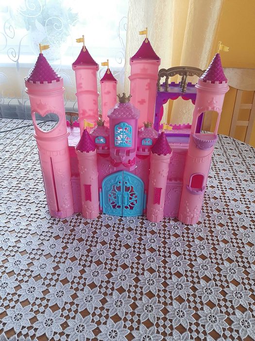 Zamek dla lalek-duży