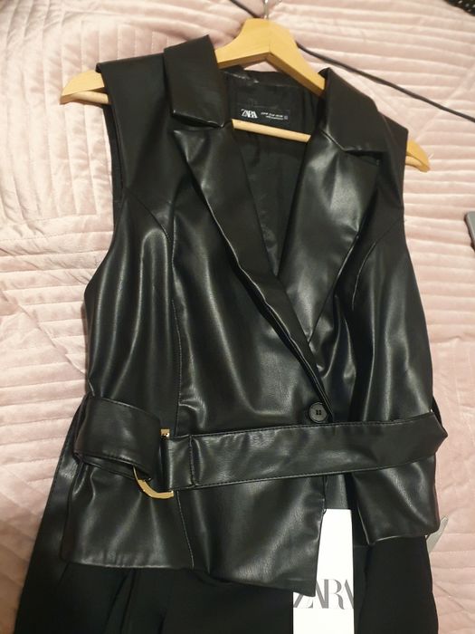 Sukienka ze skórzaną kamizelką