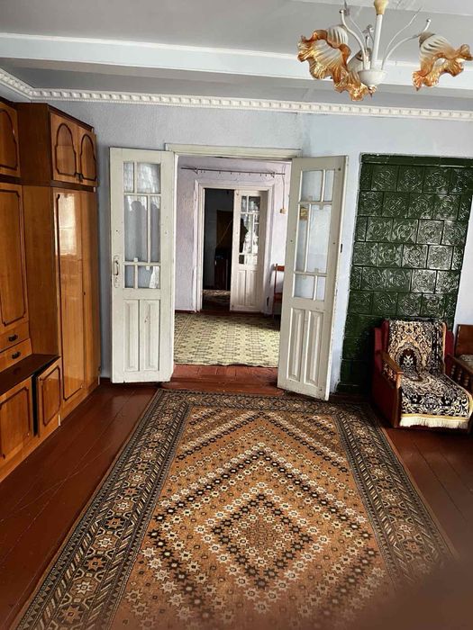 Продаю  будинок м.Сокиряни центр