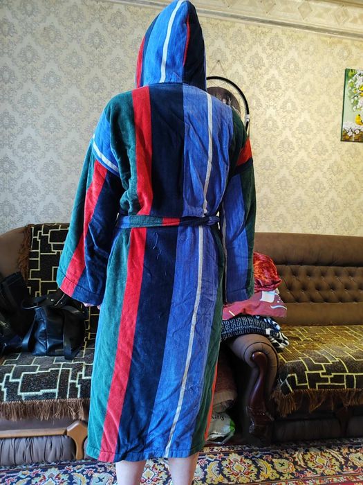Продам чоловічий махровий халат.