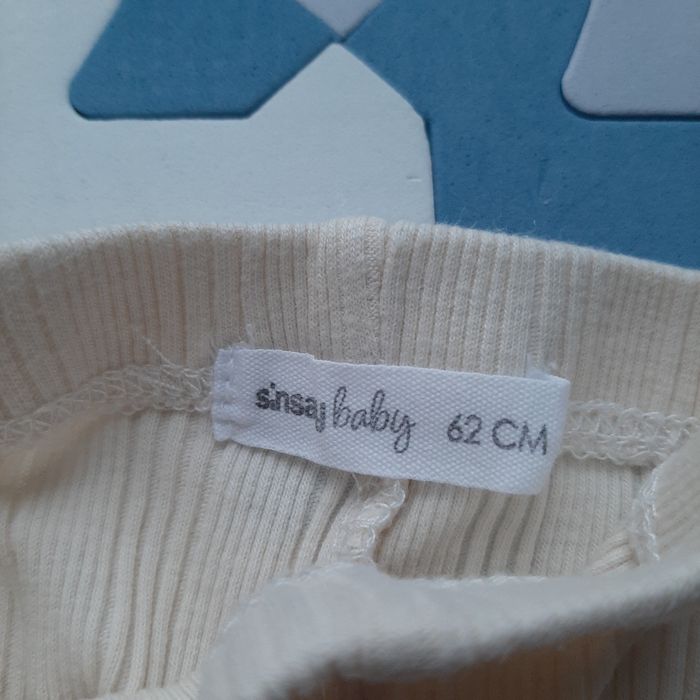 3 pary legginsów ze stópkami, SINSAY 62
