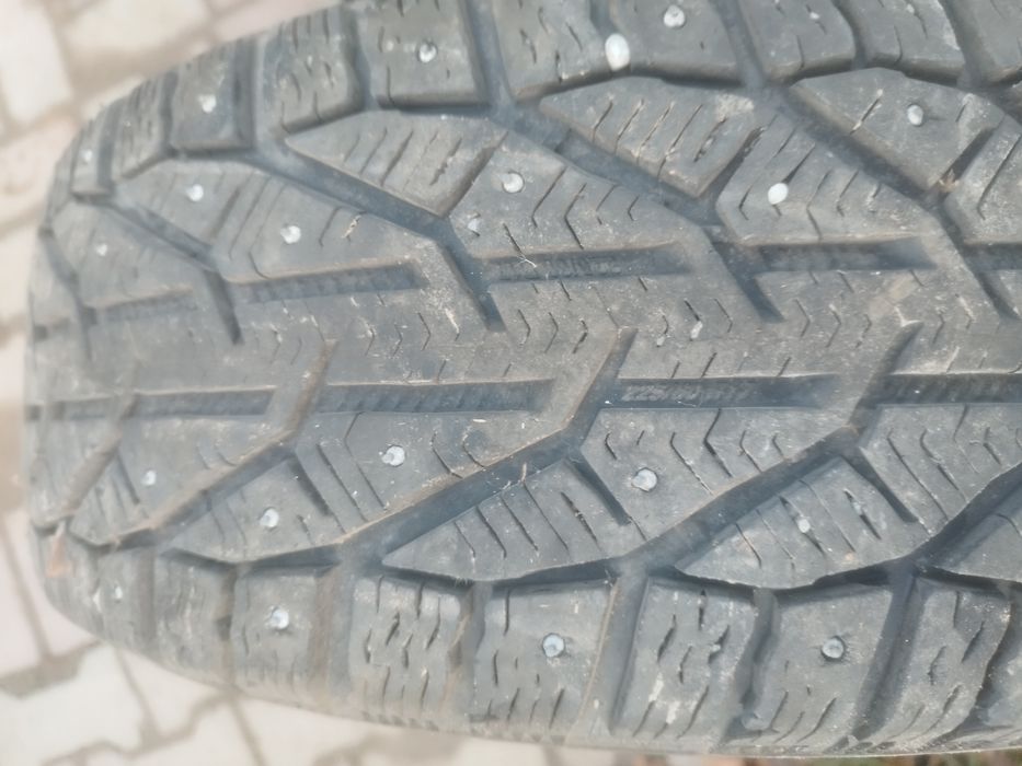 kormoran suv stud 225 60 17 зимові шиповані на дисках  5 114.3 jeep