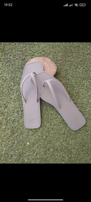 Chinelos flat, taupe, Novos, n 41
P