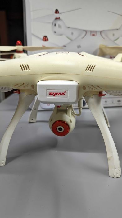Drone Syma x8sw com varias peças extras e 2 baterias