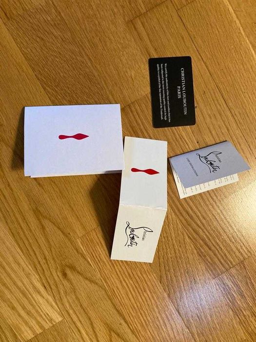 Sapatos Christian Louboutin n.º 38 - NOVOS