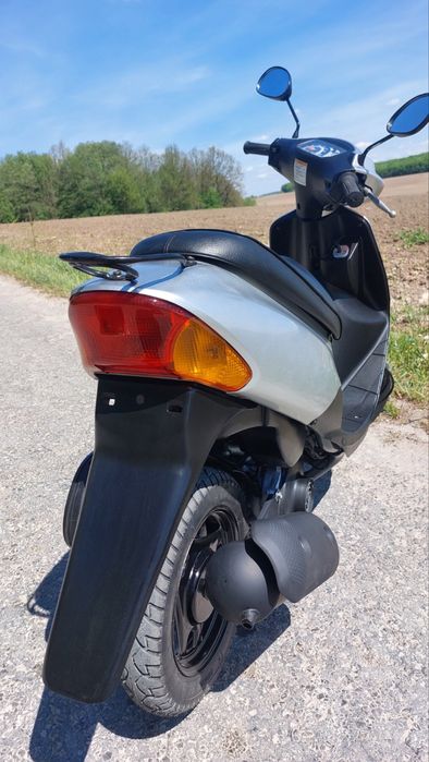 Suzuki lets 2 з Японії