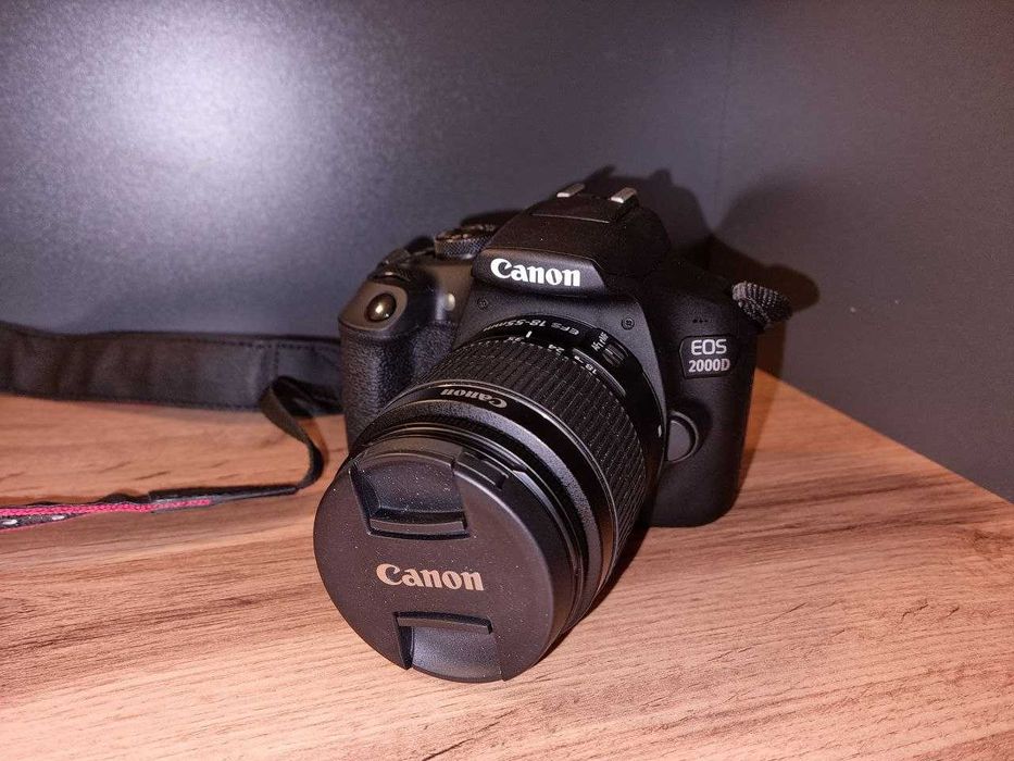 камера Canon EOS 2000D в ідеальному стані