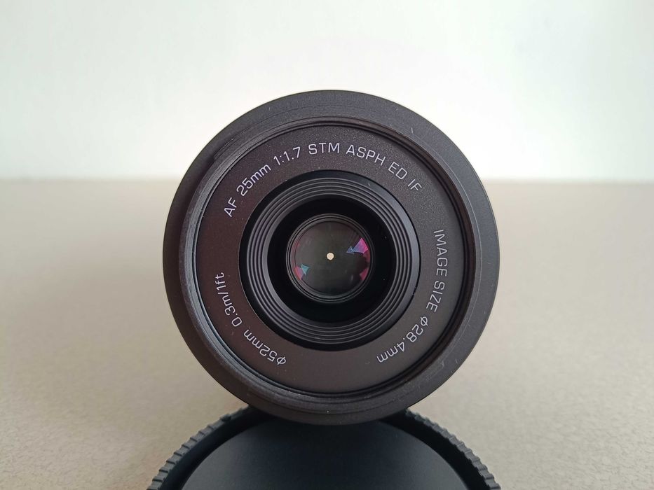 zadbany Viltrox AF 25 mm f/1.7 Air pod nikon Z