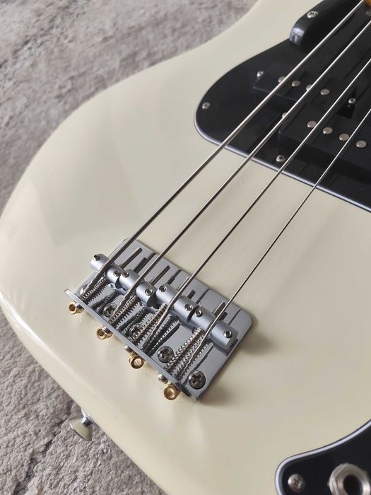 Fender standard Precision bass