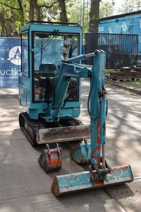 Usługi minikoparką. Instalacje elektryczne i wod-kan.