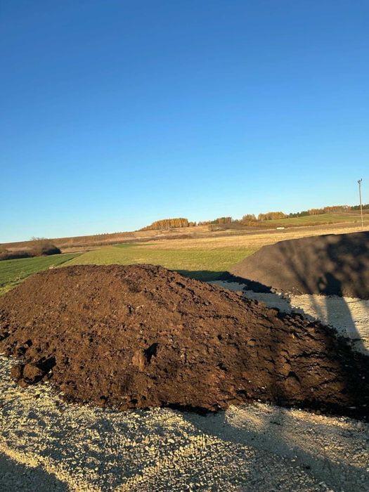 Sprzedam ziemię po pieczarkach i ogrodową