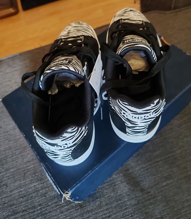 Ténis marca Reebok novos, com etiqueta, na caixa, tamanho 36