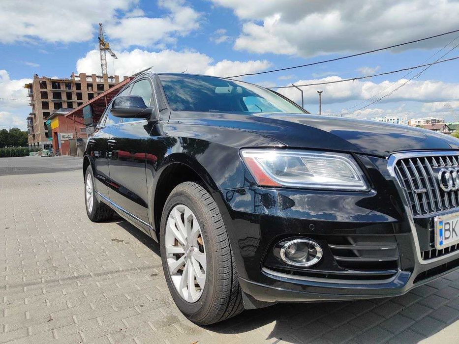 Продам Audi Q5 2014 року.
