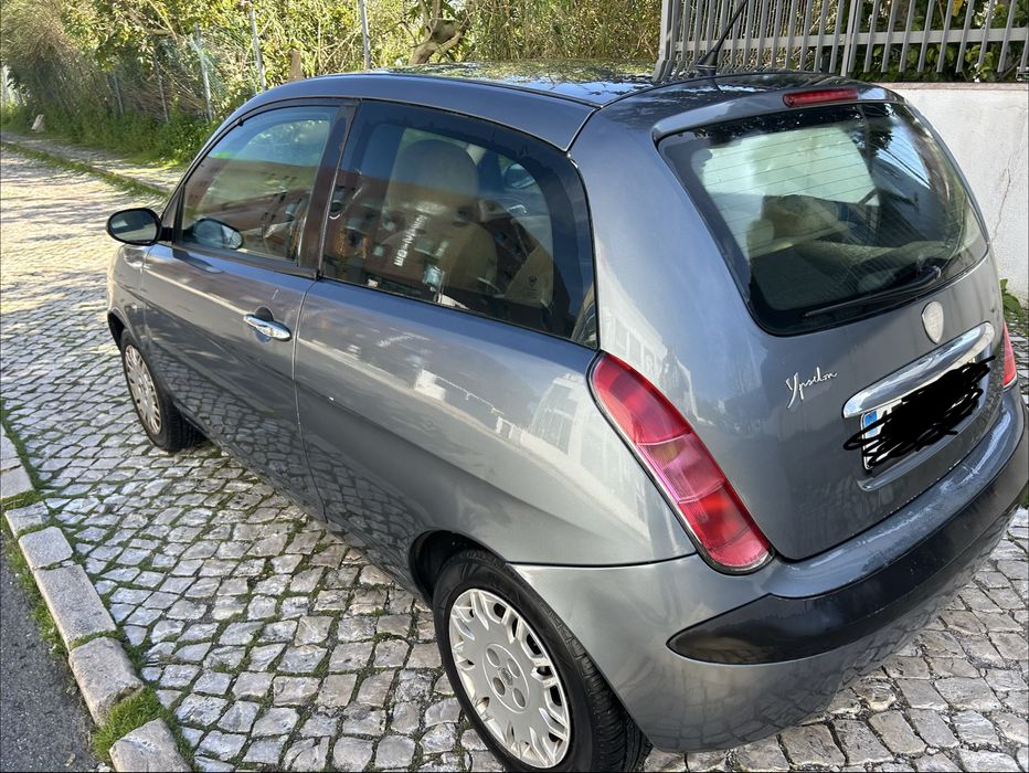 Lancia Ypsilon 1.2 16v argento