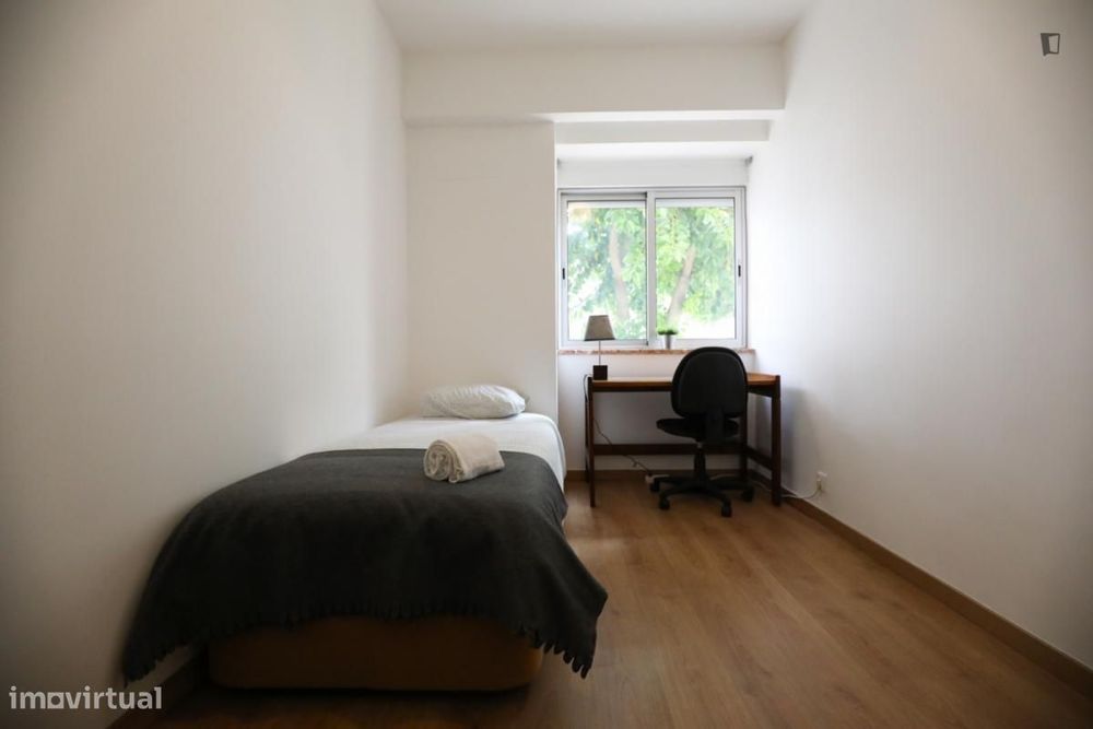 Quarto - localizado em Olaias Lisbon