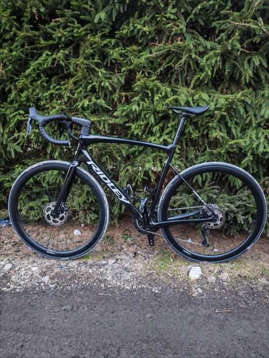 Rower szosowy ridley fenix disc 105 di2 rozmiar M pełen karbon