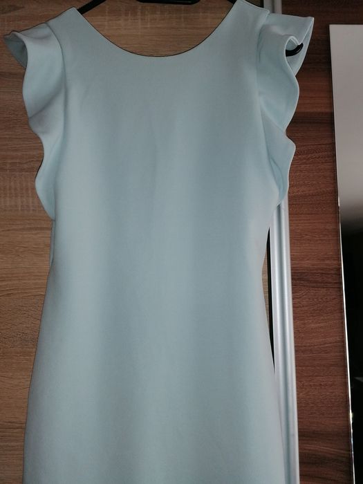 Miętowa sukienka Reserved xs na s falbanki