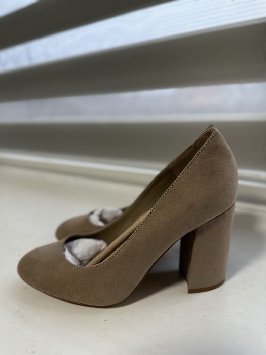 Туфлі на каблуку (нові)