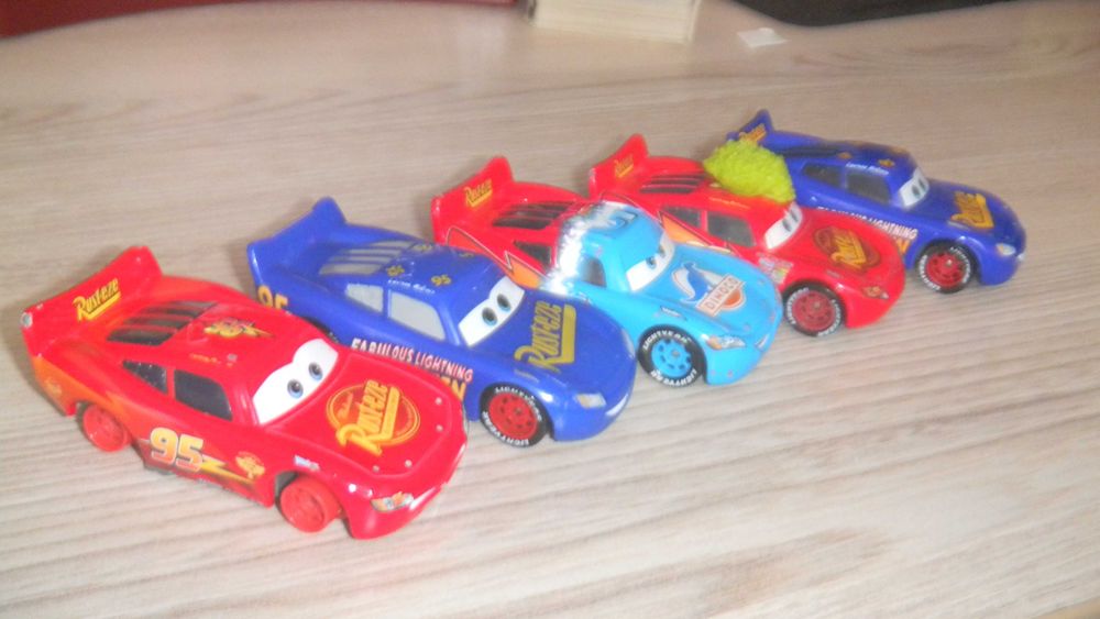 машинки из сериала ТАЧКИ
