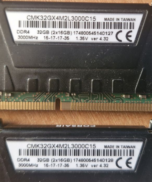 Ram DDR4 Corsair 32GB (2x16GB)Vengeance 3000MHz CZYTAJ OPIS!!!
