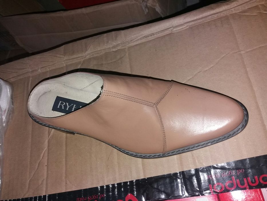 Ryłko klapki z palcami beżowe szpic nude 36 słupek klocek obcas