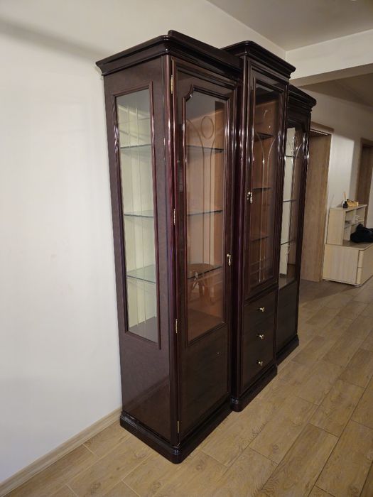 Włoskie meble witryna z lat 80tych