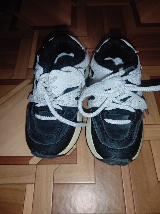 Кроссовки детские