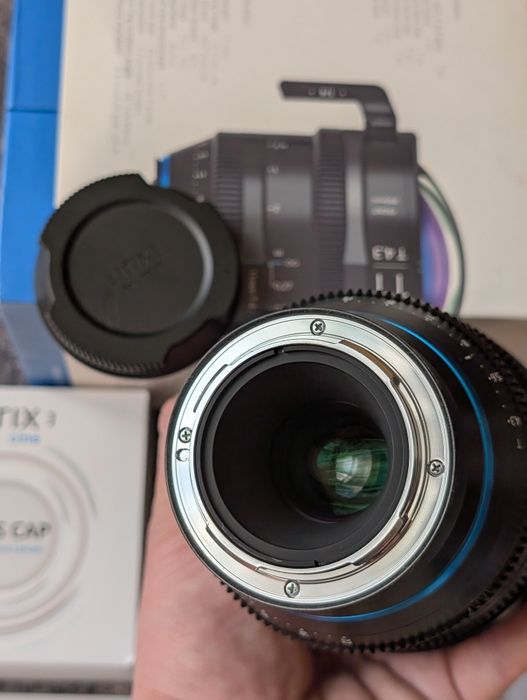 Obiektyw IRIX Cine 11mm T4.3 bagnet L-mount full box + dwie osłony