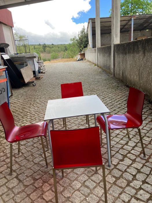 Conjunto 5 cadeira e 1 mesa