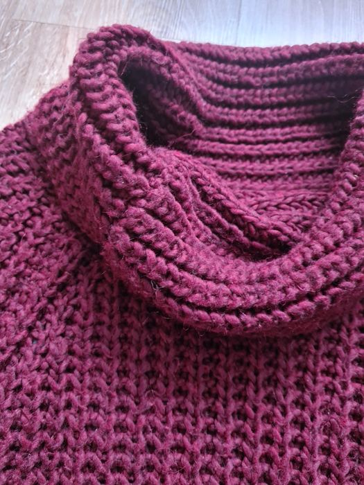 Golf, sweter oversize.