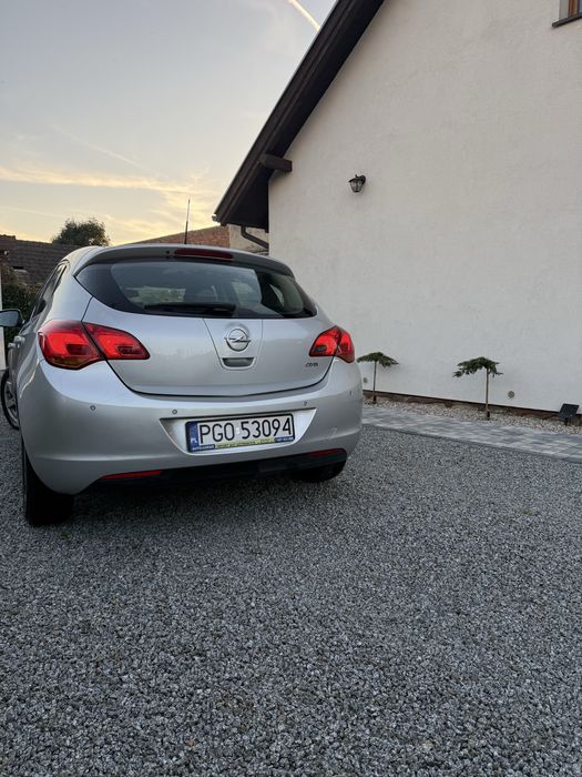 Opel astra J 2011