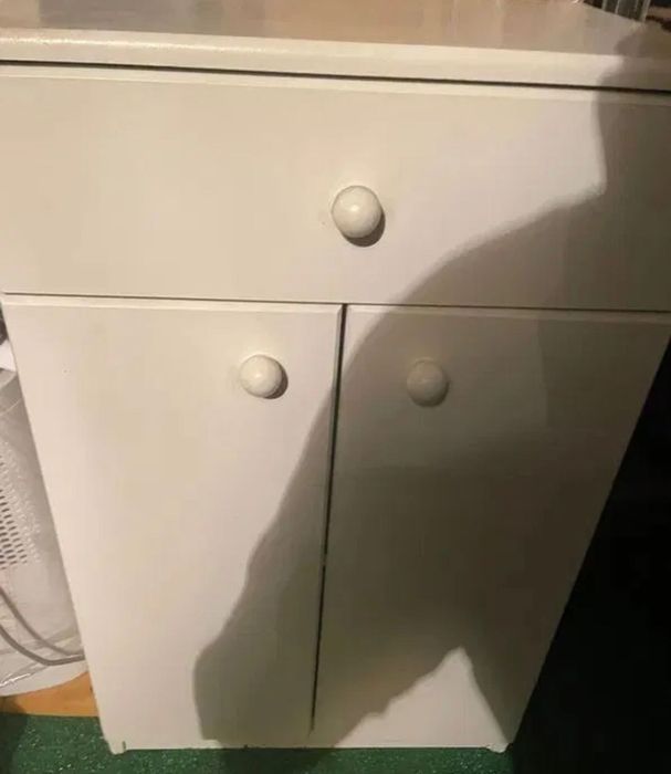 Sprzedam szafeczkę na buty itp.