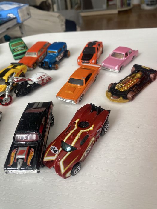 Hot wheels і бокс