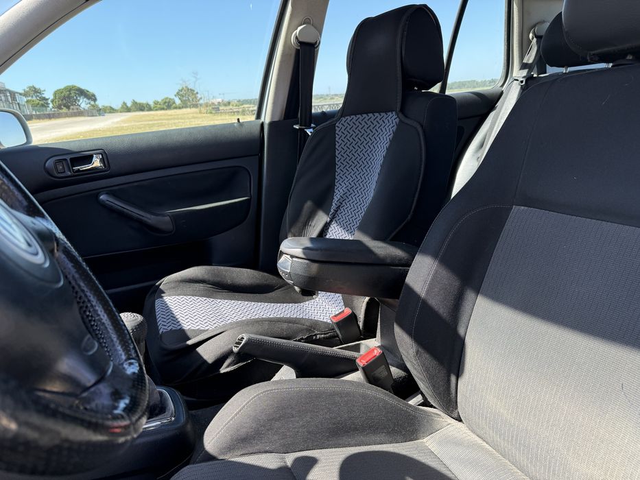 VW Golf V 1.9 TDi 105cv (Julho 2003) - Fiável e Económico
