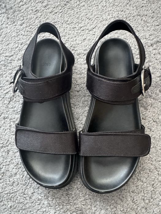 Czarne sandały ZARA – rozmiar 38