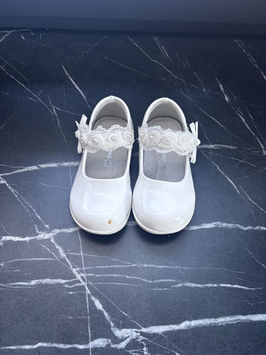 Buty w rozmoarze 25