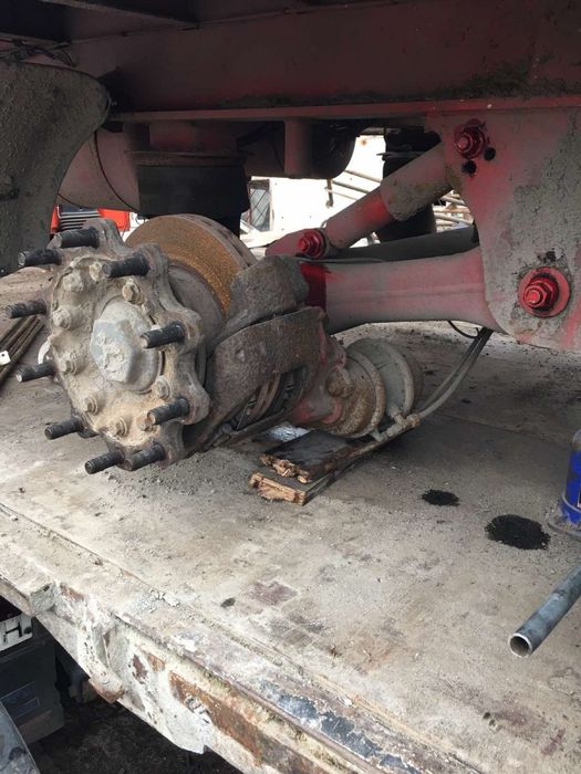 Ось Мерседес Mercedes