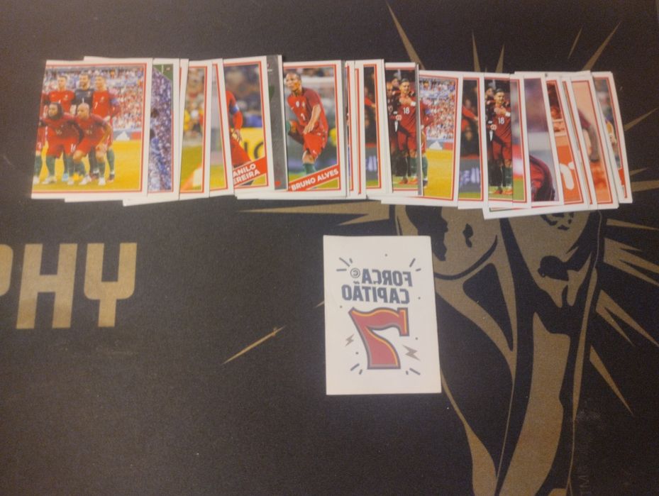 Cromos fome de vencer 2018 e 2022