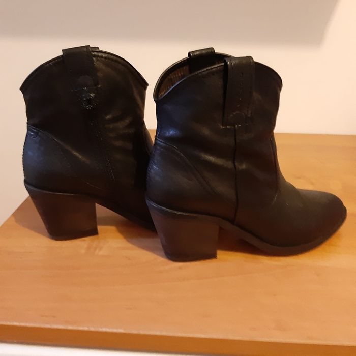 Czarne botki rozmiar 38 skórzane