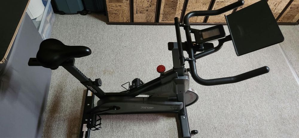 Bicicleta estatica e máquina de remo
