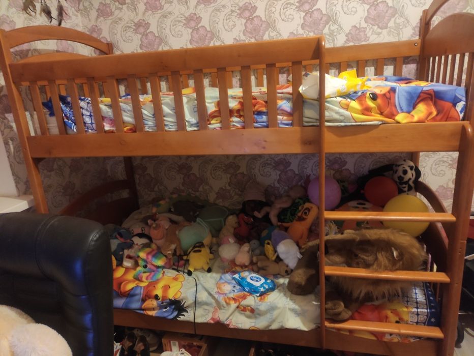 Двоповерхове ліжко