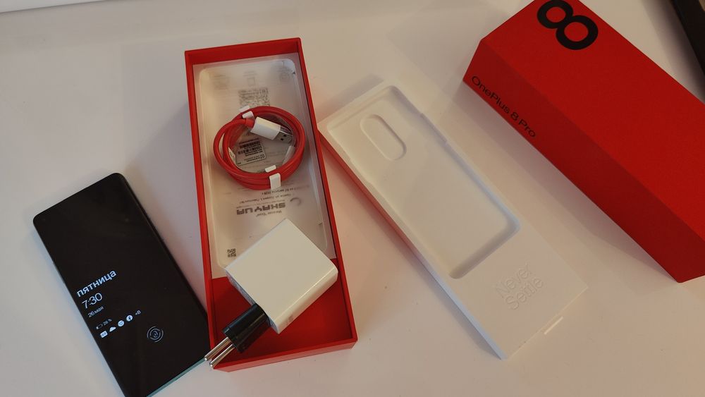 Продам One Plus 8 pro 12/256