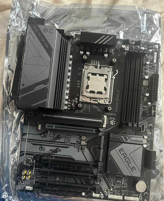 Zestaw gigabyte b650 eagle + Ryzen 5 7600