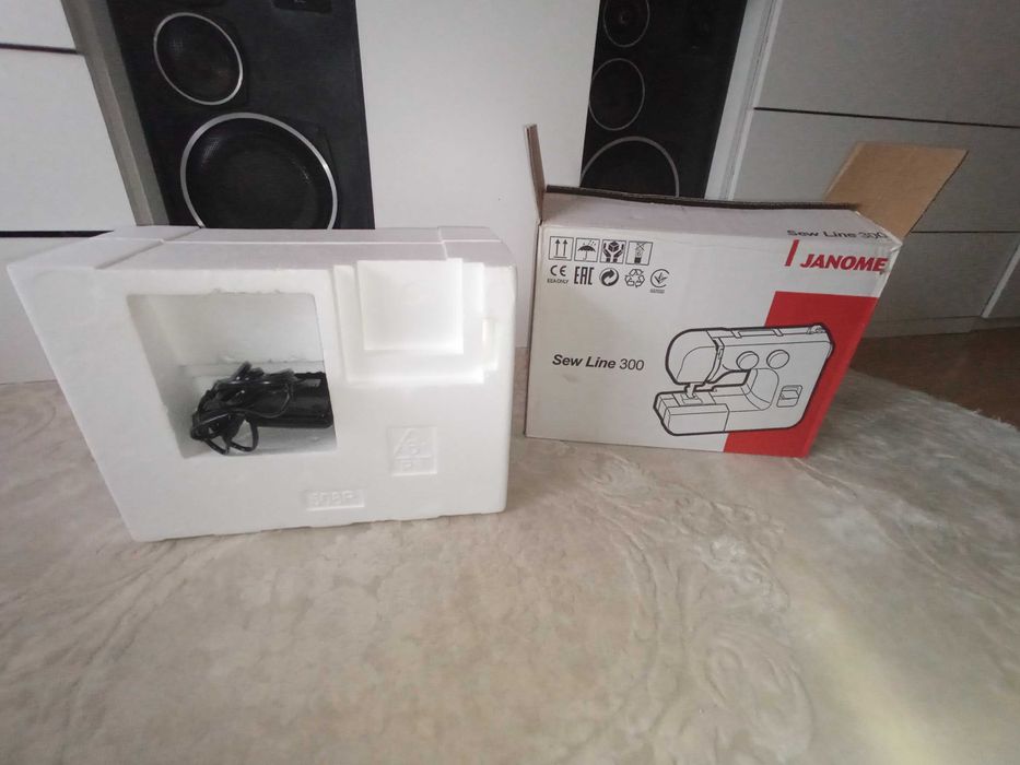 Швейная машинка Janome sew line 300