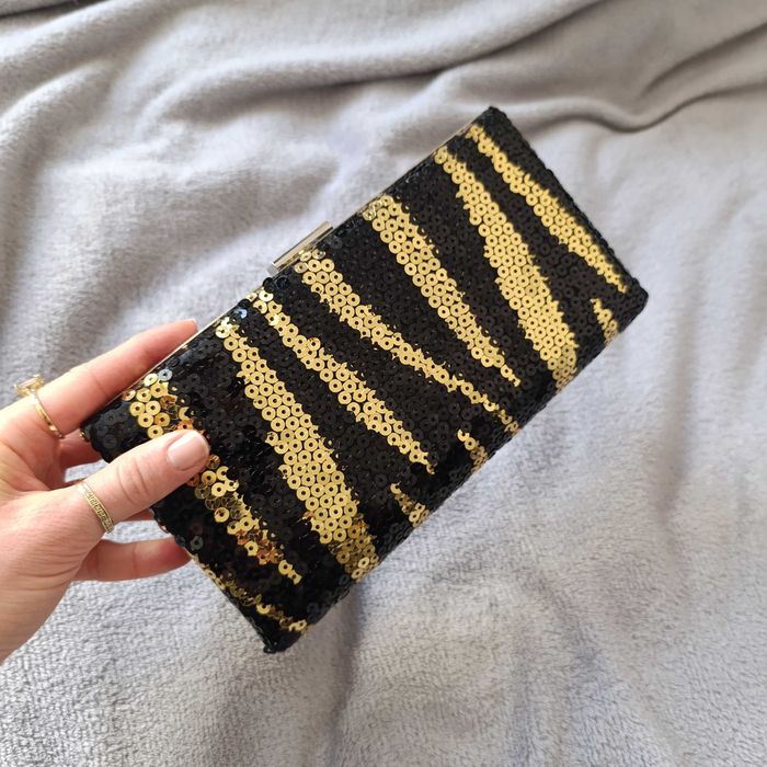 kopertówka czarna cekiny złota animal print tygrys