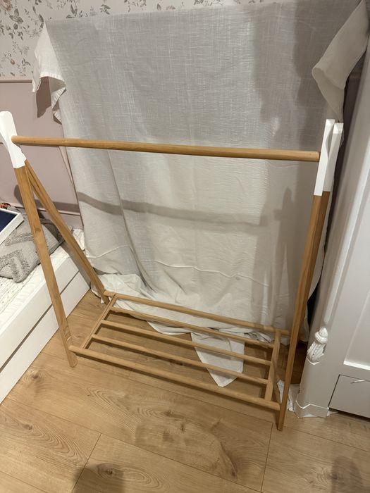 Wieszak na ubrania dzieciecę Zara