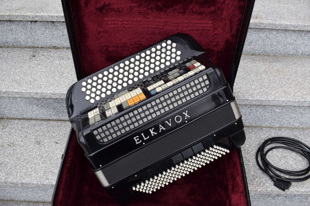 Acordeao Elkavox 4 Voz Com Sistema Midi,