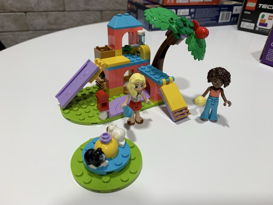 Lego friends игровая площадка для морских свинок