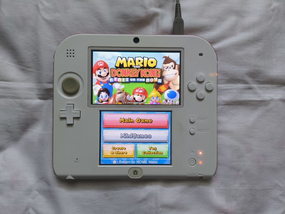 Nintendo 2DS (Desbloqueada)